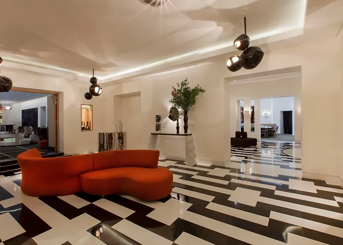 Hotel Marignan Champs-Elysées Parigi